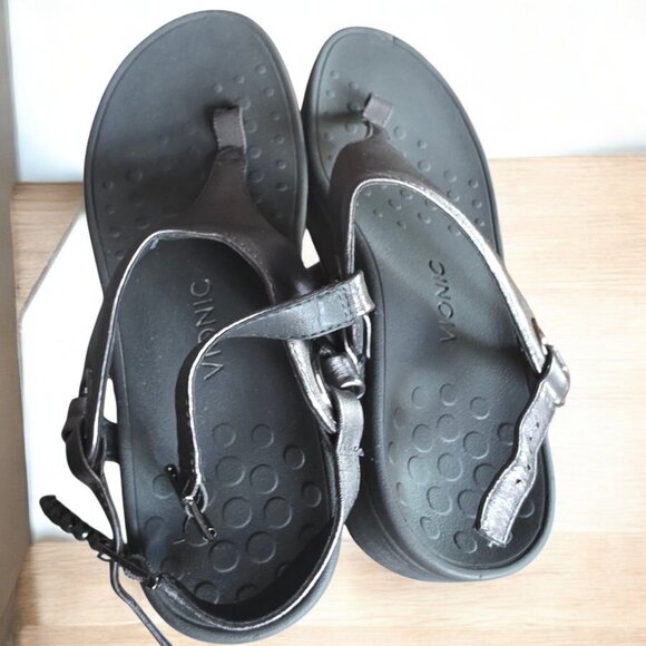 VIONIC (8) JOLIE Gun Medal Silver Metallic T-Strap Podiatrist Designed Footbed - Picture 9 of 13